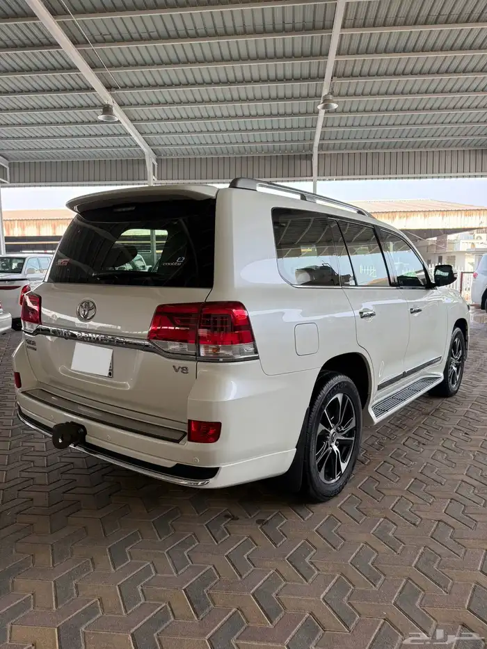 تويوتا لاندكروزر جي اكس أر تورينق سعودي رقم 4 موديل 2021 13