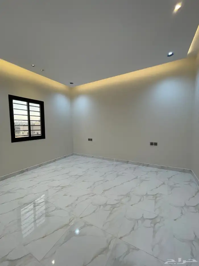 للبيع فيلا روف دور ثانى مع ملحق من 750 الف شمال الخميس 31