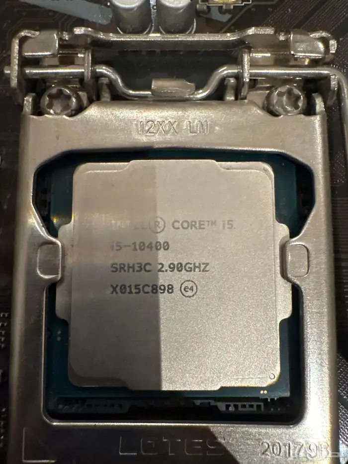 مذربورد مع معالج 1