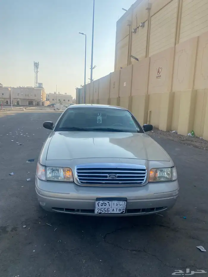 فورد فكتوريا 2011 1