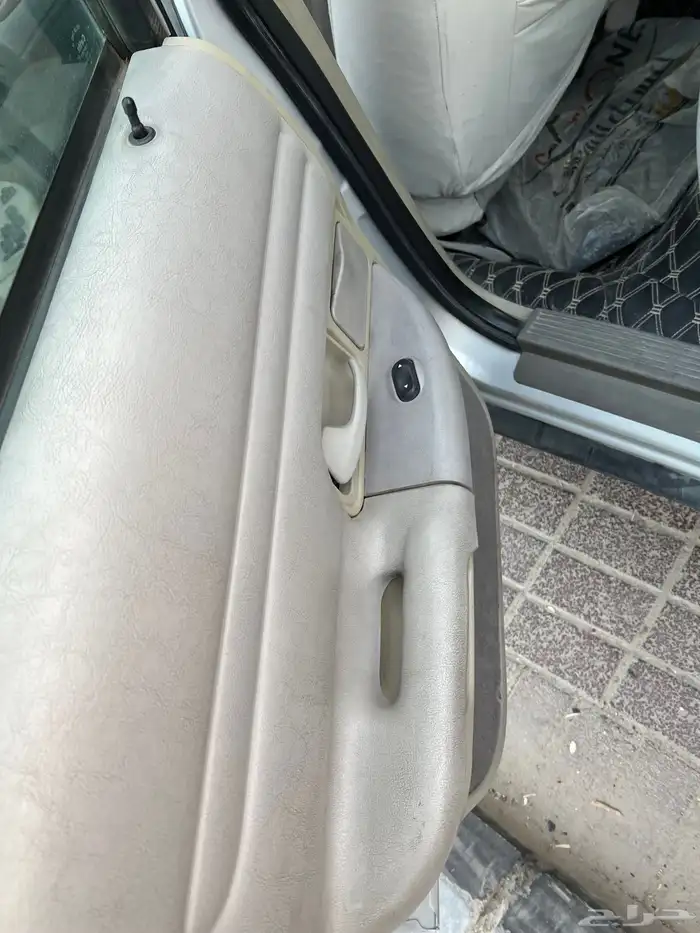 فورد كرون فيكتوريا موديل 2000 4