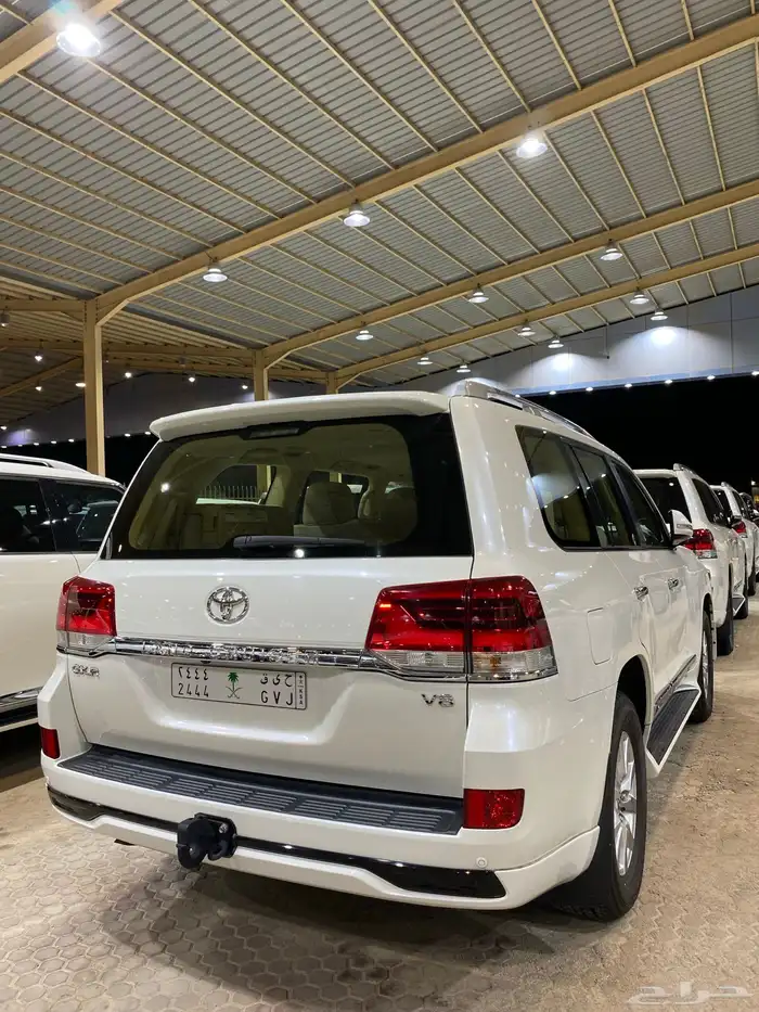 للبيع جيب جي اكس ار 2017 فل كامل عبداللطيف عداد 95 الف 6