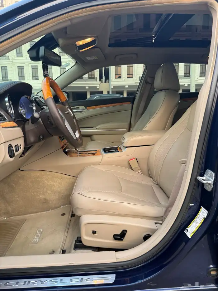 كرايسلر C300 هيمي 2014 ممشى قليل مالك ثاني 18