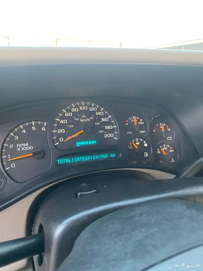 يوكن 2003 قمه بالنظافه ماشاء الله 12