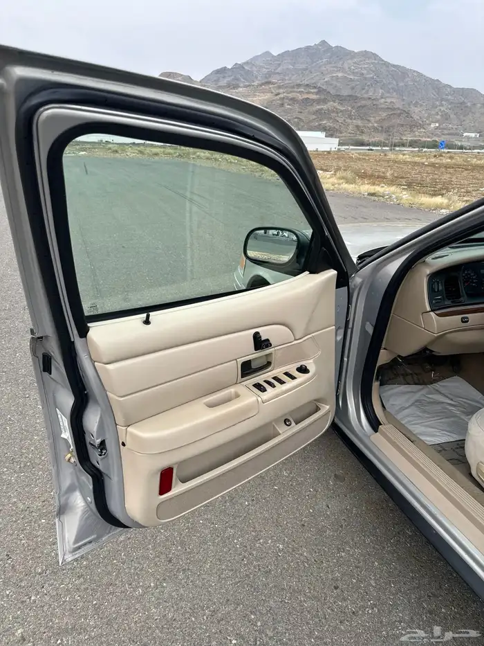 كراون فكتوريا 2010 سعودي سمني نظييف 21