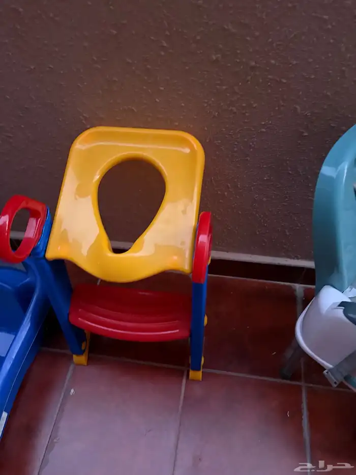 كرسي أطفال مع كرسي حمام وبانيو أطفال 1