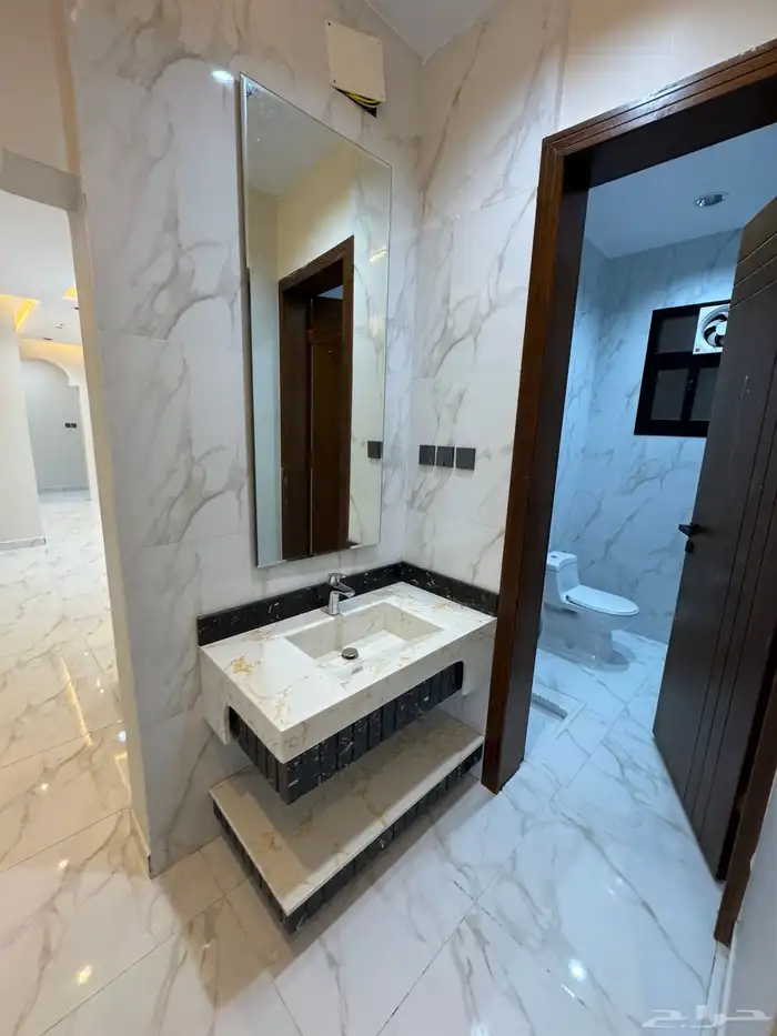 للبيع روف علوي بمدخل سياره شمال الخميس درج داخلي وخارجي 10