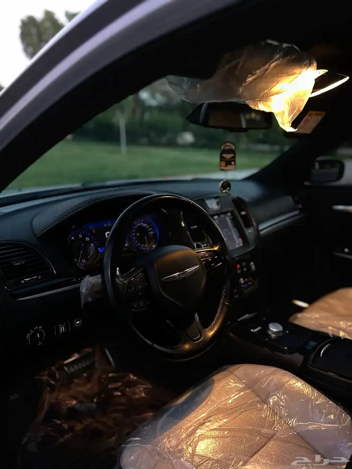 كرايزلر 2021 300s 6v 8