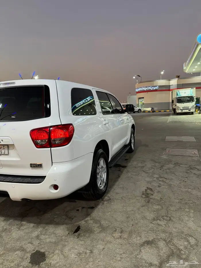 سيكويا 2013 ممشاه 92الف كيلو ستاندر ثلاجه  دبل 5