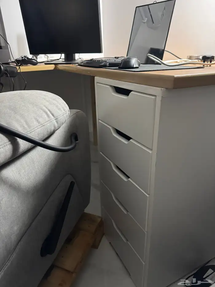 طاولة مكتب للبي سي زاويه 0