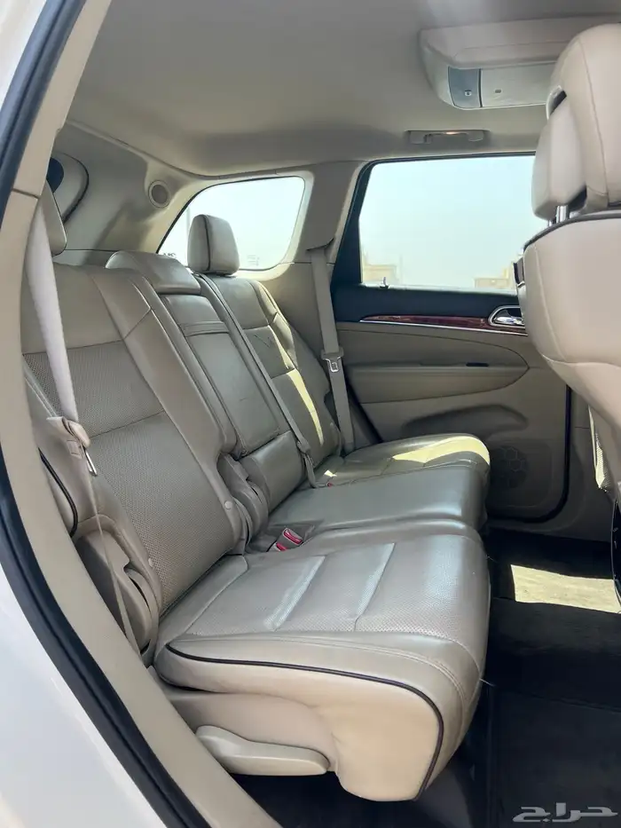 جيب شروكي اوفرلاند بودي وكاله 2011 سعودي 15