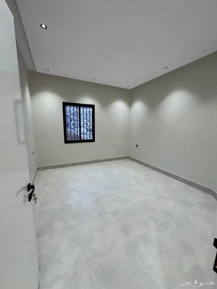 للبيع بالمحاله شقق علويه بسطح خاص تشطيب vip ب520 الف 14