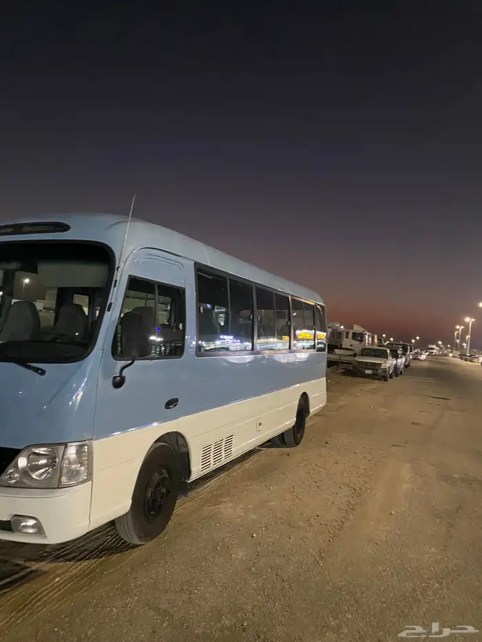 الايجار باص مع السايق بدون 12