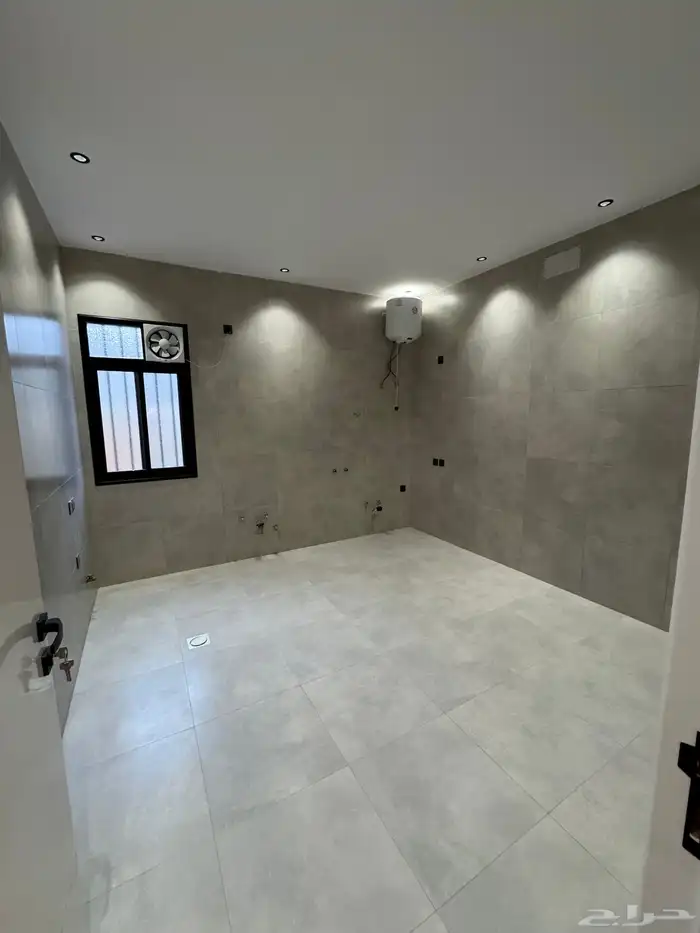 للبيع بالمحاله شقق علويه بسطح خاص تشطيب vip ب520 الف 10