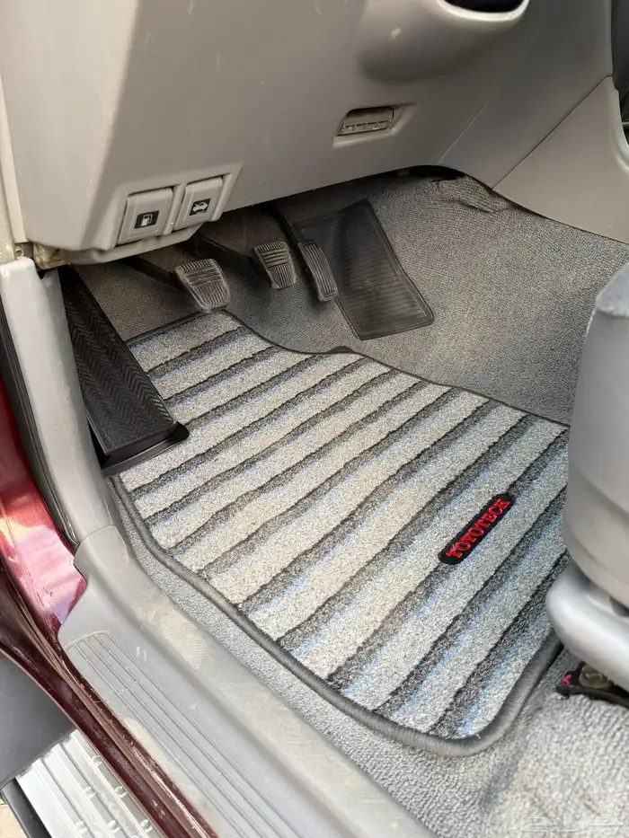 لاندكروزر 1999 قير عادي (عنابي) ممشى قليل 39