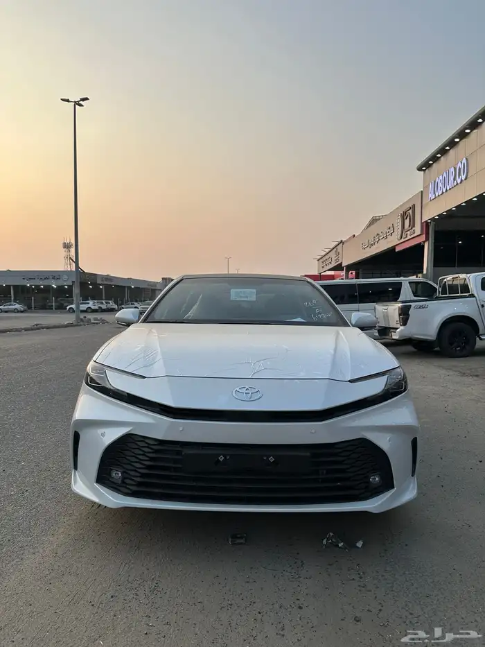تويوتا كامري LE هايبرد ماكينه 2.5 موديل 2025 1