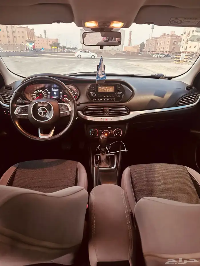 دودج نيون 2017 نظيف جدا للبيع او البدل ب اقل ب جنسيس 36