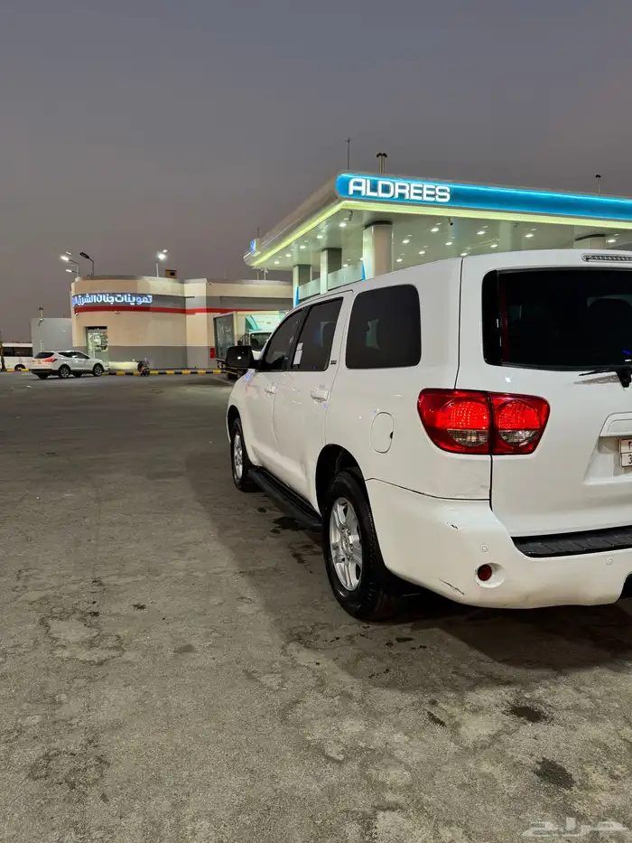 سيكويا 2013 ممشاه 92الف كيلو ستاندر ثلاجه  دبل 6