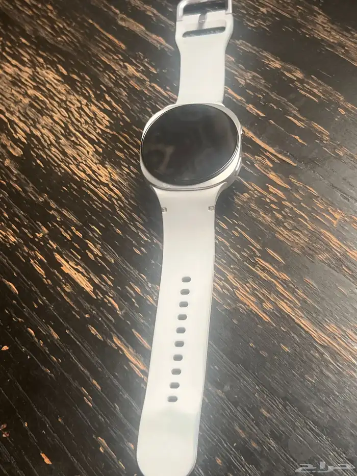 ساعه سامسونج واتش 8  . 40 مم مستعمله للبيع 0