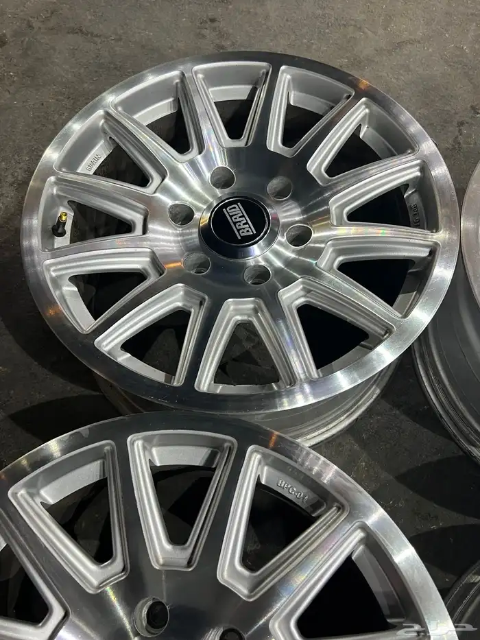 جنوط البرايد نيكل 6 مسمار مقاس 17 يركب علا جيب 23 وا جمس 8