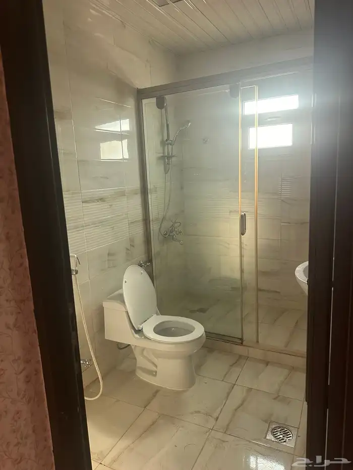 فيلا للايجار للعوائل فقط في حي النزهة تصميم مميز حي راقي 1