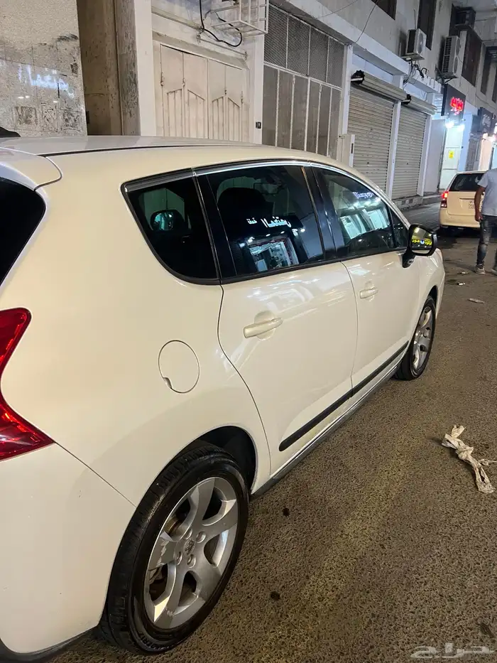 سيارة بيجو 3008 للبيع موديل 2013 4