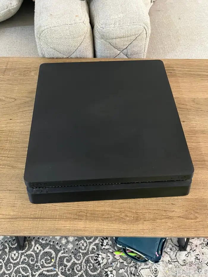 سوني 4 مع جميع الملحقات 0