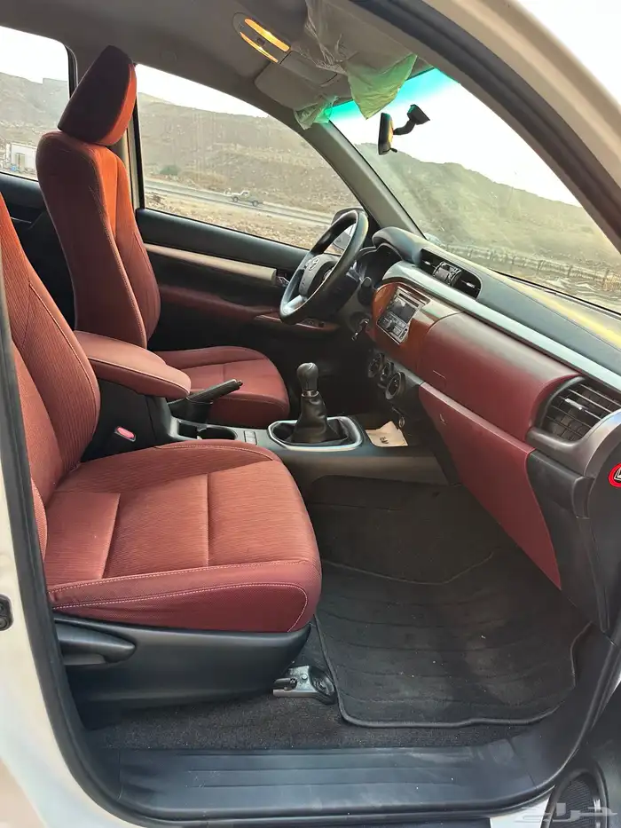 هايلوكس 2016 فل كامل نظيفه جدا 8