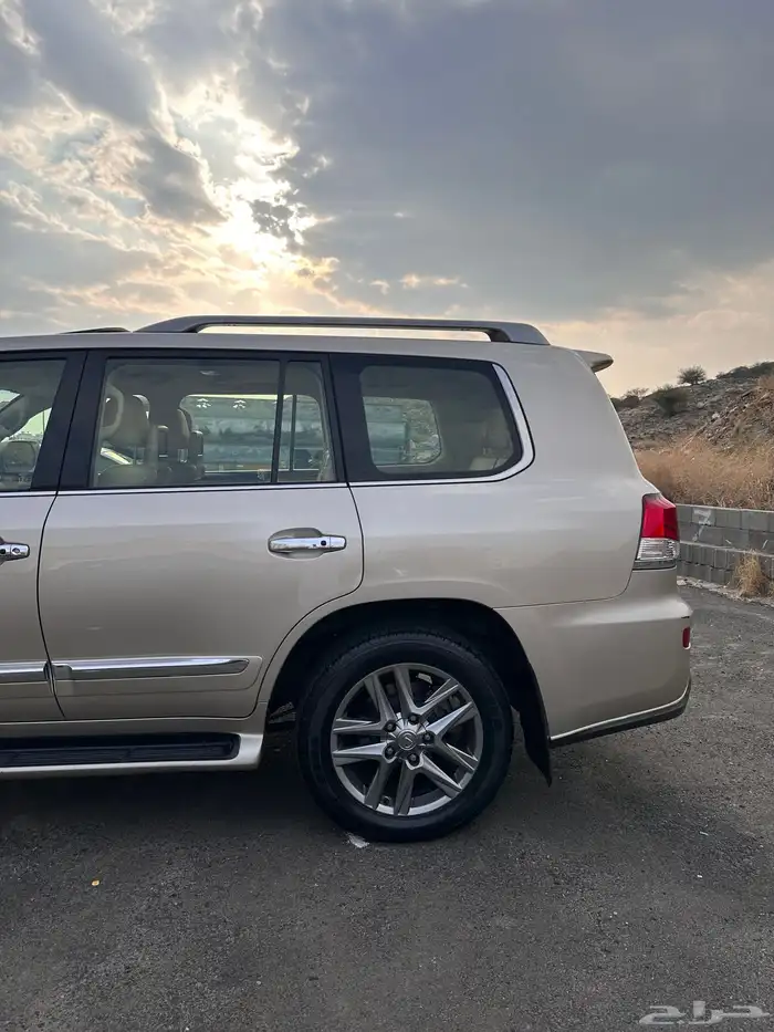 جيب لكزس 2012 DD 33