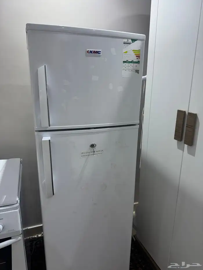 للبيع ثلاجة 9 قدم بحالة الوكالة 0