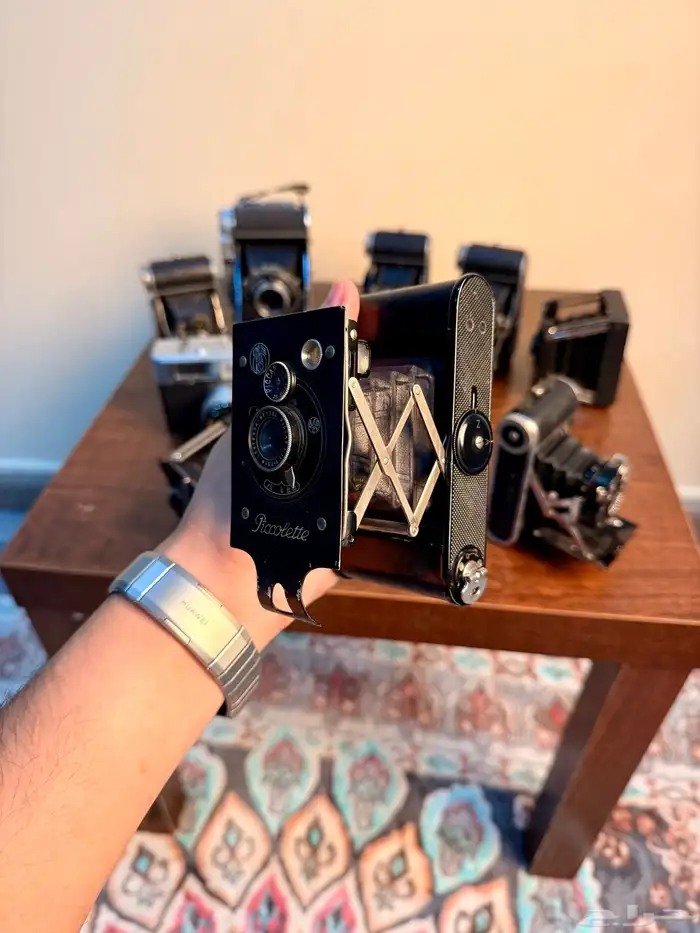 عشرة كاميرات تراثية بسعر التصفية  أعمارها حول مئة سنة 8