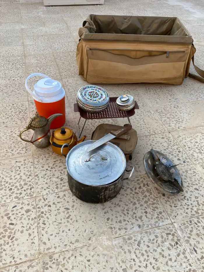 قطع ديكورات بترول نيسان 1998. وأثاث عزبة 14