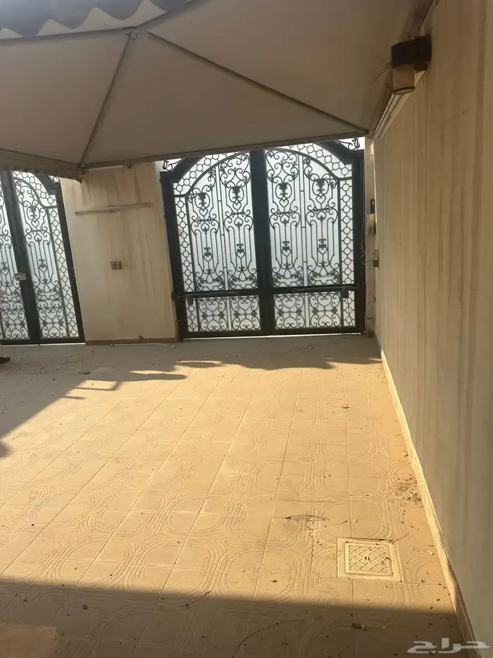 فيلا للايجار للعوائل فقط في حي النزهة تصميم مميز حي راقي 9