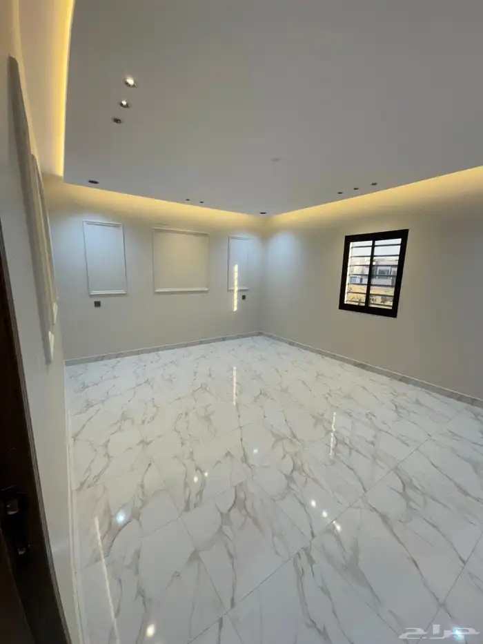 للبيع روف علوي بمدخل سياره شمال الخميس درج داخلي وخارجي 6