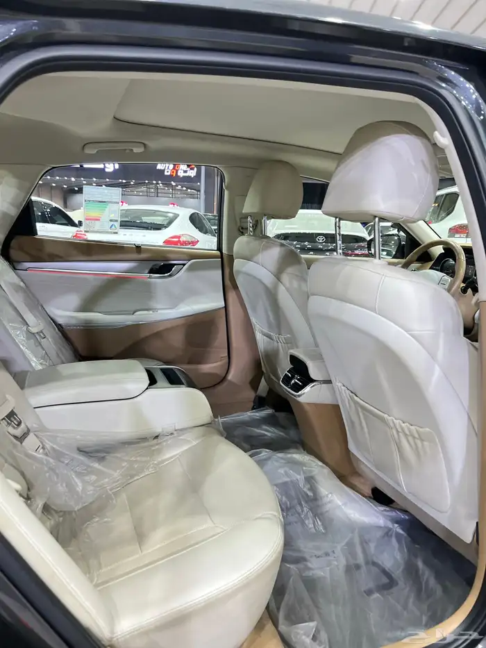 هيواندي ازيرا 2023 نص فل سعودي ماشي 81 الف 13