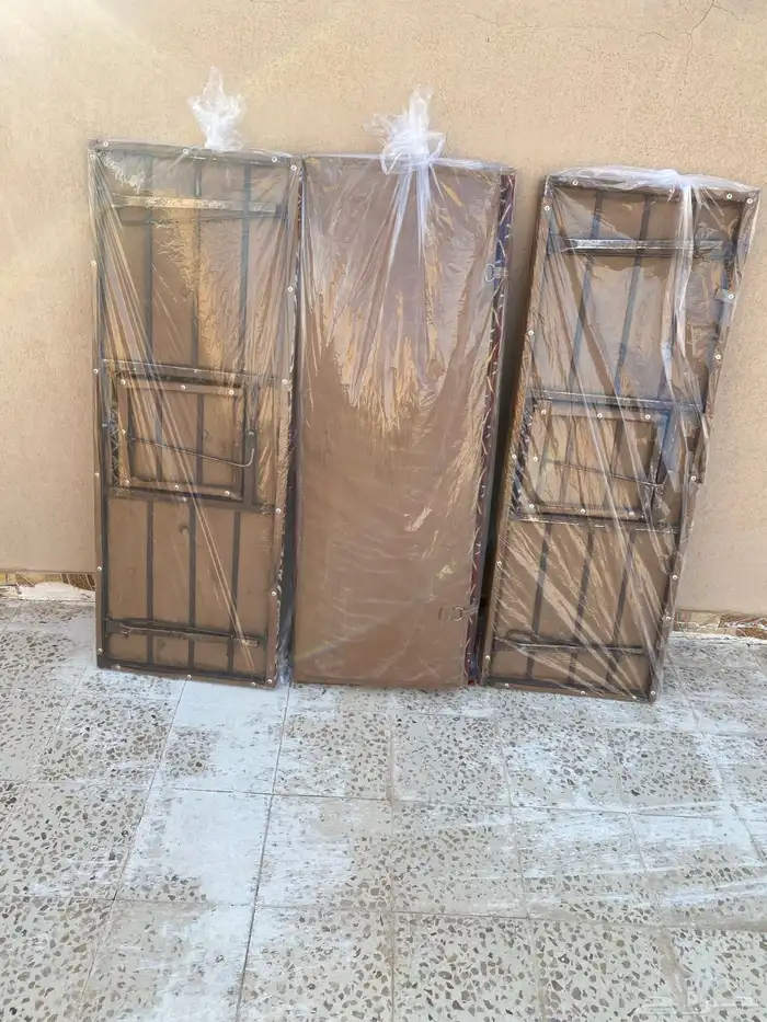 قطع ديكورات بترول نيسان 1998. وأثاث عزبة 7