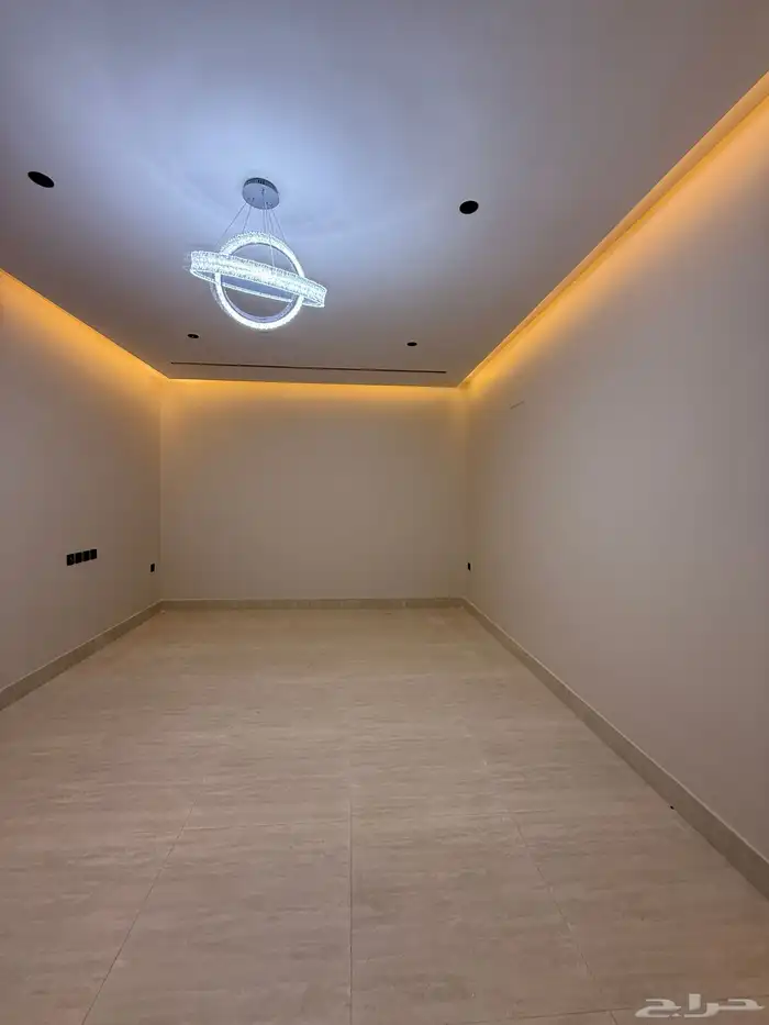 للبيع شقه ارضيه ببايكة ف حي المصيف مقابل نادي ضمك 13