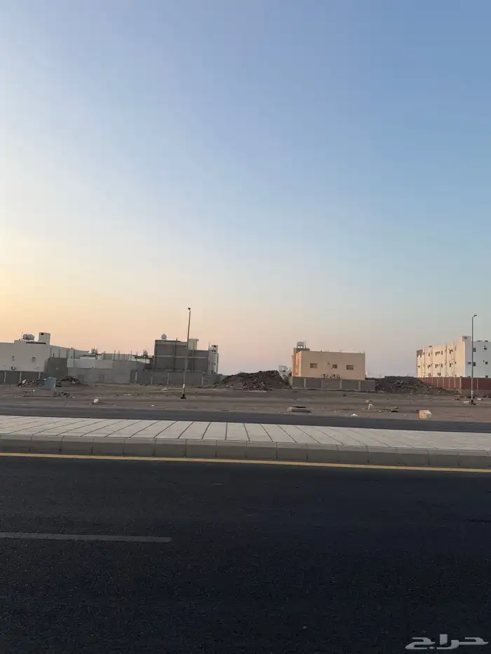 للبيع ارض تجارية في مخطط النبلاء م660 خلف خلاف بعد محطة نفط 15