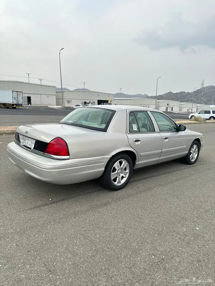 كراون فكتوريا 2010 سعودي سمني نظييف 2