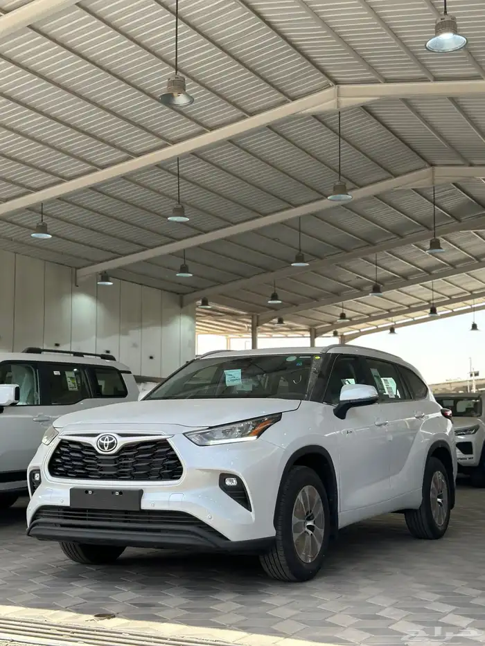 تويوتا هايلاندر GLE الوان ابيض موديل 2025 0
