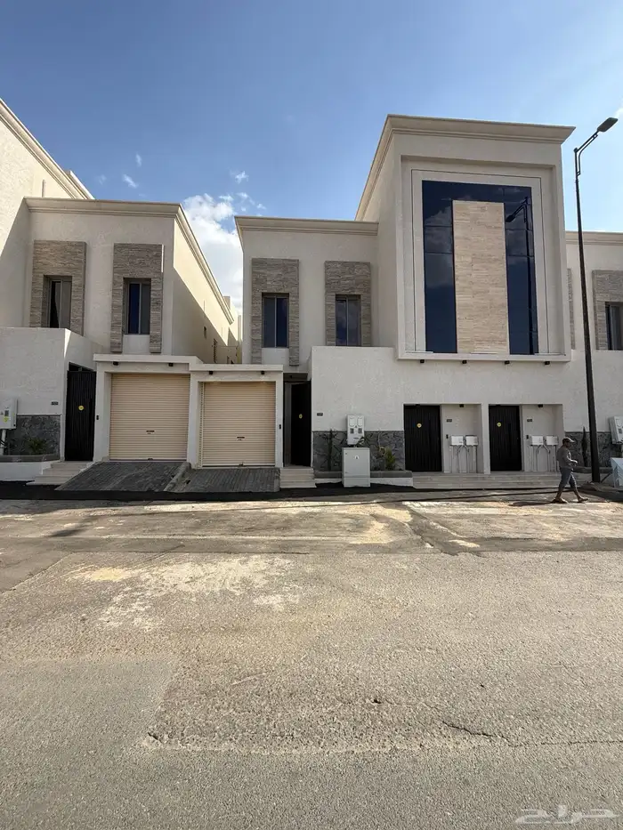 للبيع شقه ارضيه ببايكة ف حي المصيف مقابل نادي ضمك 1