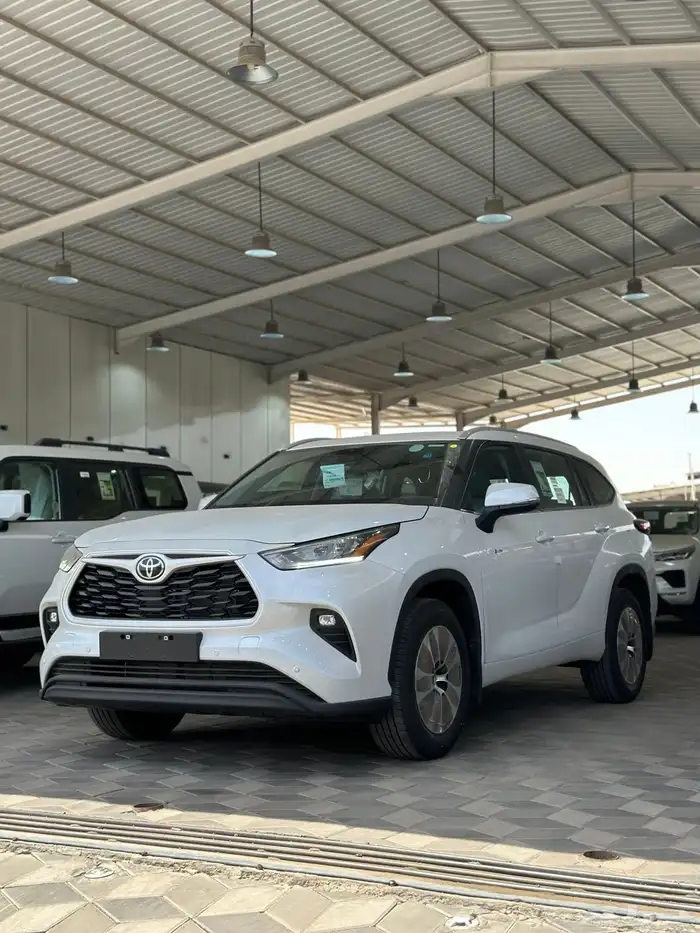 تويوتا هايلاندر GLE الوان ابيض موديل 2025 1