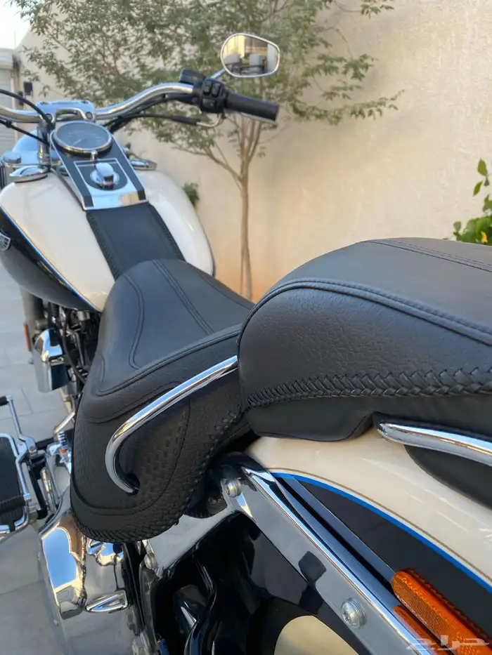 للبيع هارلي سوفتيل ديلكوس 2012 14