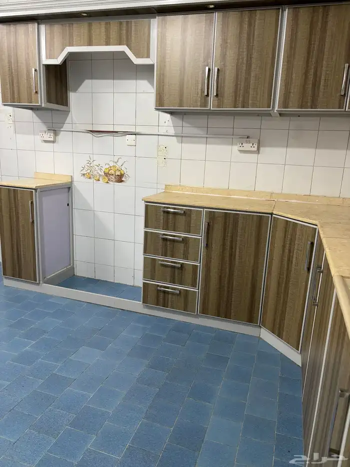 شقة واسعة ومكيفة ثلاث غرف في السنابل (ستر اللحياني سابقا ) 1