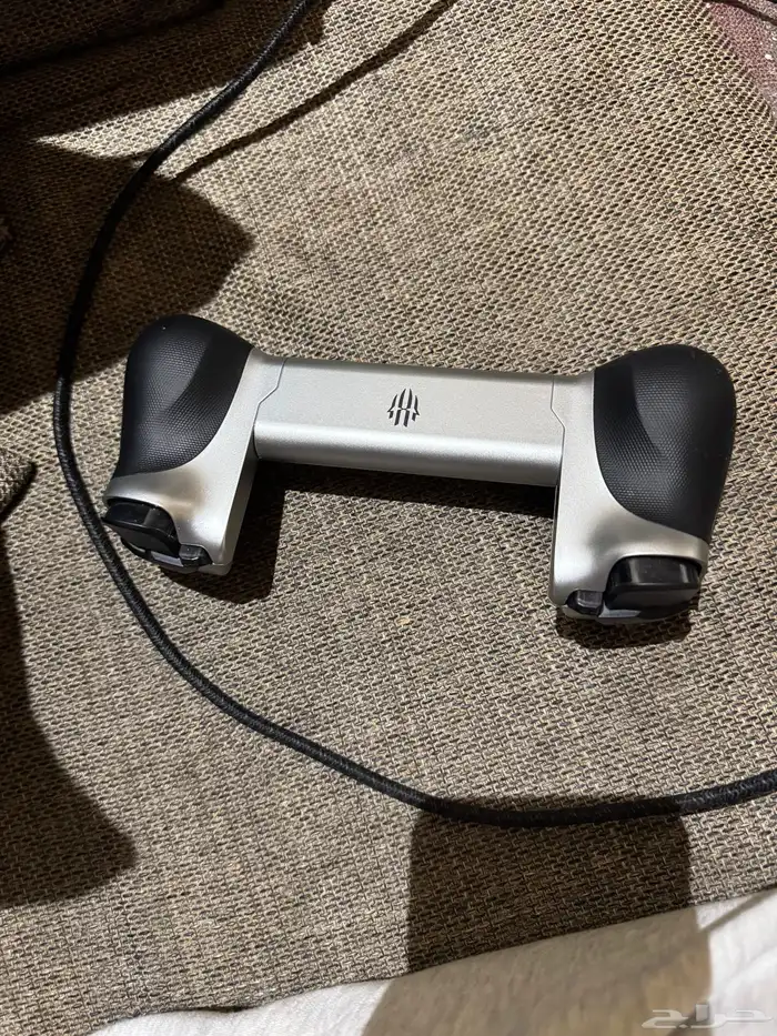 يد تحكم ريد ماجيك شادو 3 وسماعة هايبر إكس 3 2