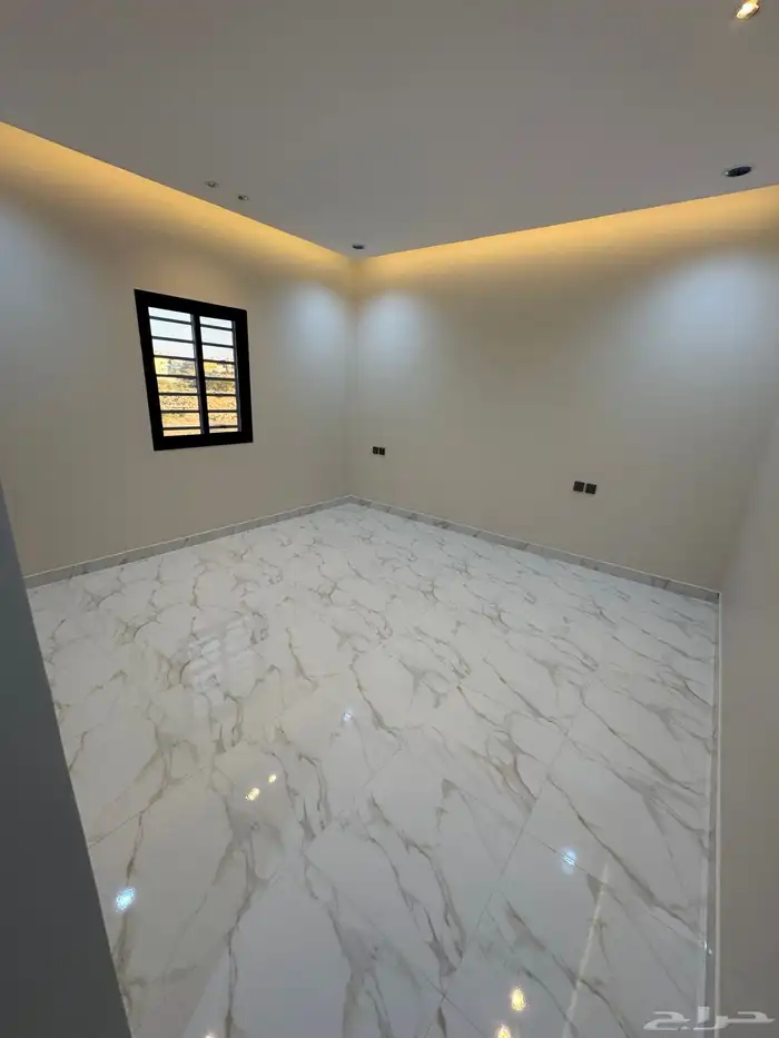 للبيع روف علوي بمدخل سياره شمال الخميس درج داخلي وخارجي 13