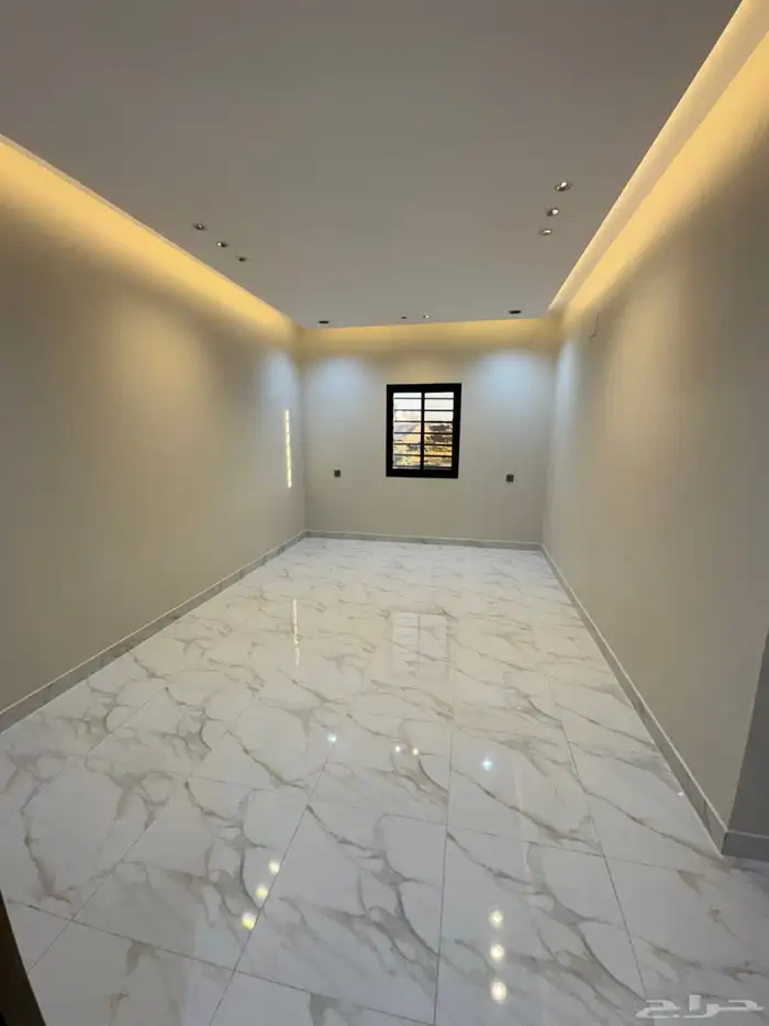 للبيع روف علوي بمدخل سياره شمال الخميس درج داخلي وخارجي 7