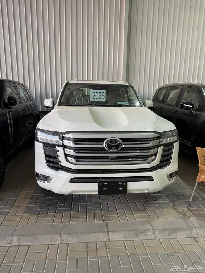 جي اكس ار 2025 ابيض 0