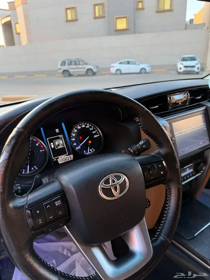 فورتشنر 2022 VX بنزين 24