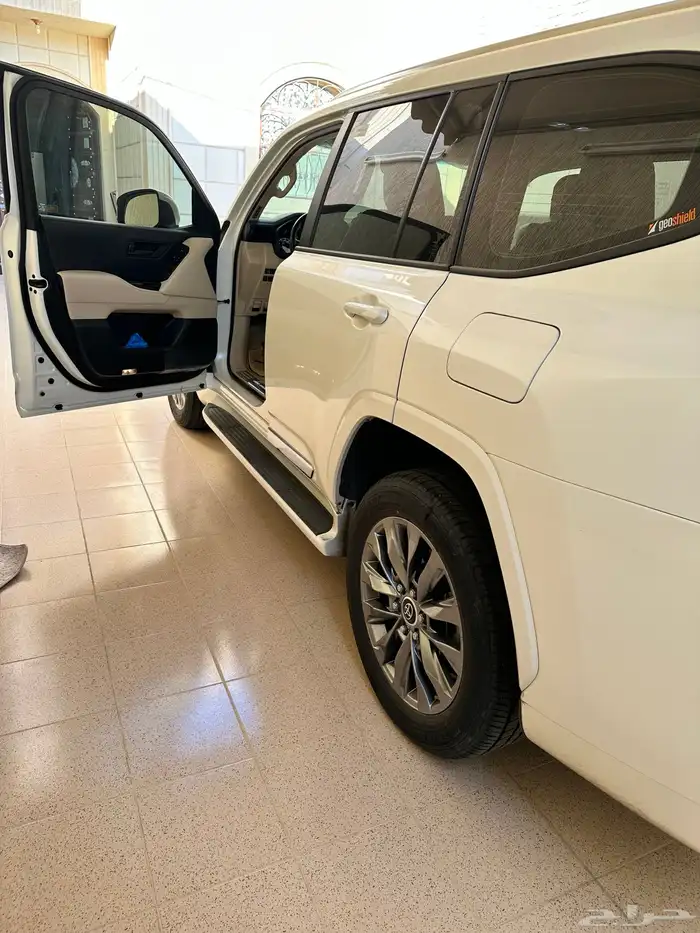 لاندكروزر 2024 L3 8